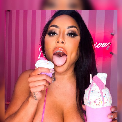 theonlykiaramia OnlyFans profile picture